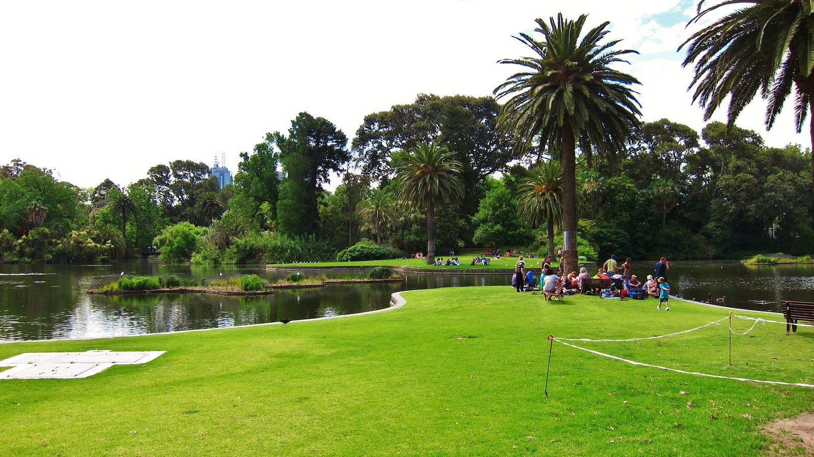 오너멘탈 호수 (Ornamental Lake) 주변